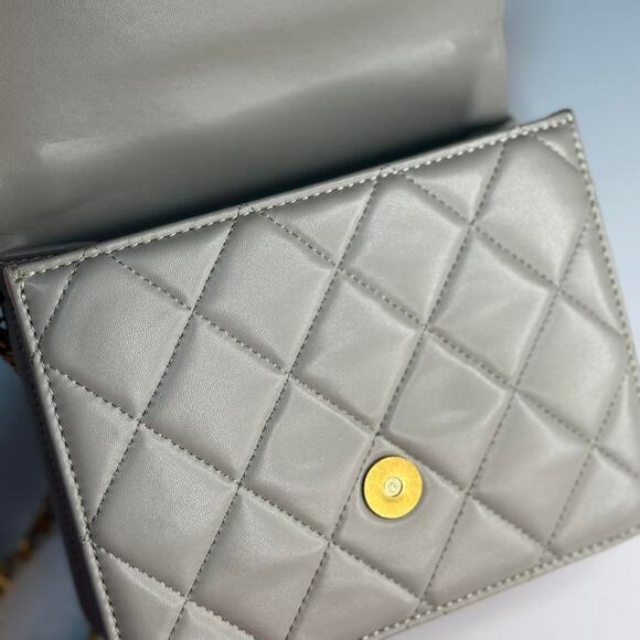 CHANEL  VIP gift bag. *GWP* - Picture 3 of 4